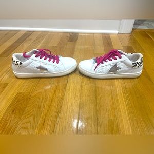 Women’s Steve Madden sneakers